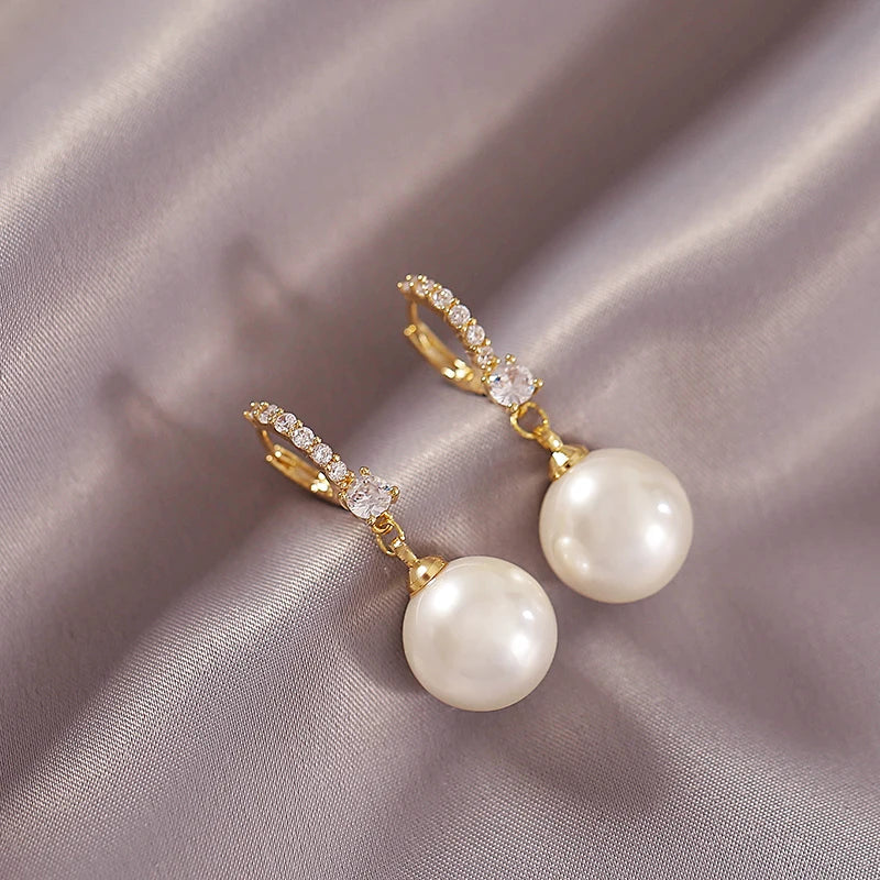 Lady's Elegant Pearl Pendant Earrings