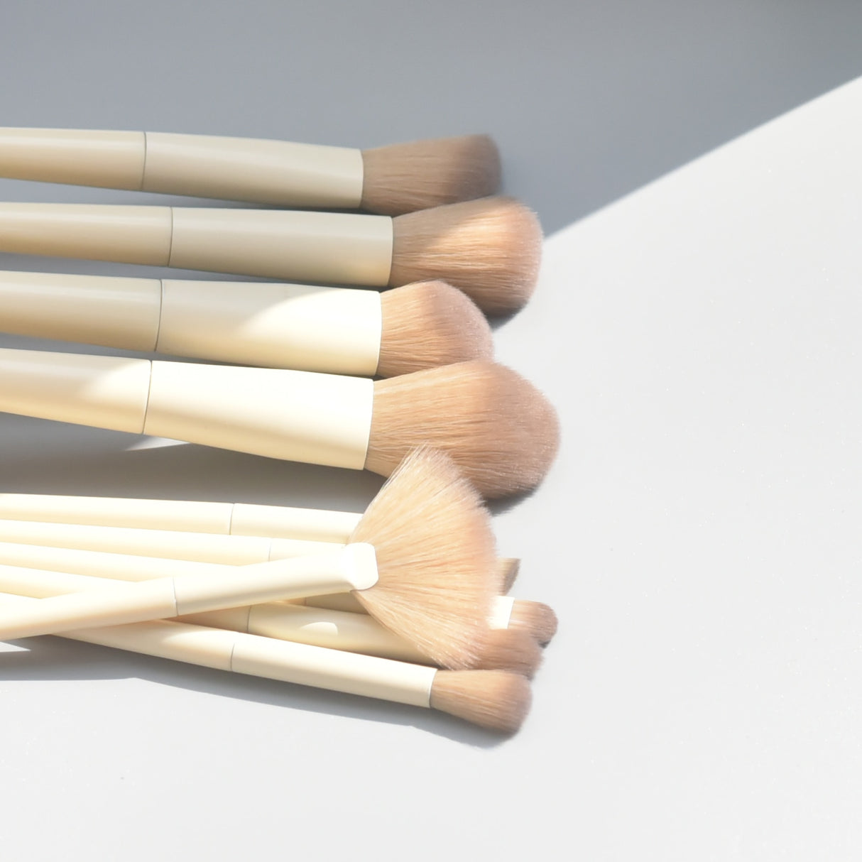 KOSMETYKI  8-20Pcs Cosmetic Powder Brushes.