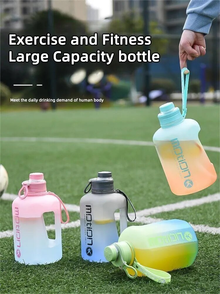 Plastic 2.4L Large Capacity Sports Water Bottle With Straw.