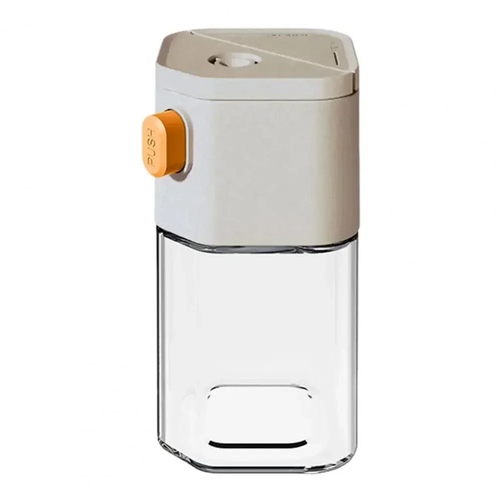 Moisture-proof Seasoning Bottle That Can Extrude 0.5 Grams Of Salt Or Sprinkle Larger Measurements Without Clumping